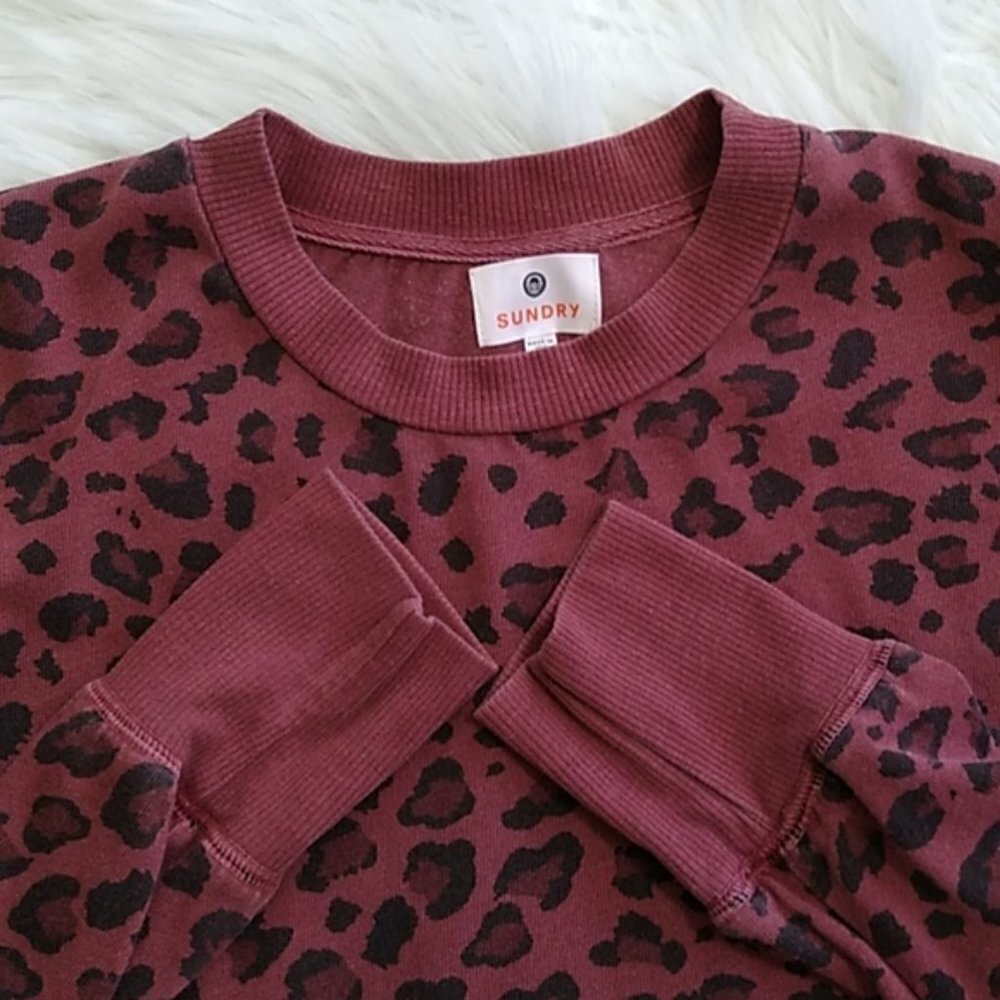Sundry Leopard Drapey Sweatshirt Maroon - Picture 8 of 15